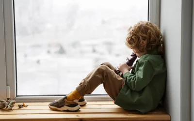 Copil de 9 ani, coșmar TERIBIL: Ținut flămând și în dubiță, un AN întreg