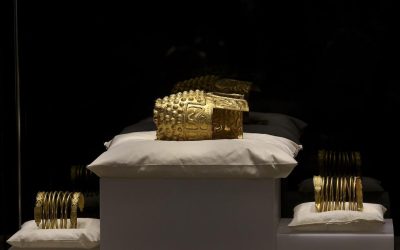 Casca de AUR și brățări dacice, din nou în București după jaful din Olanda