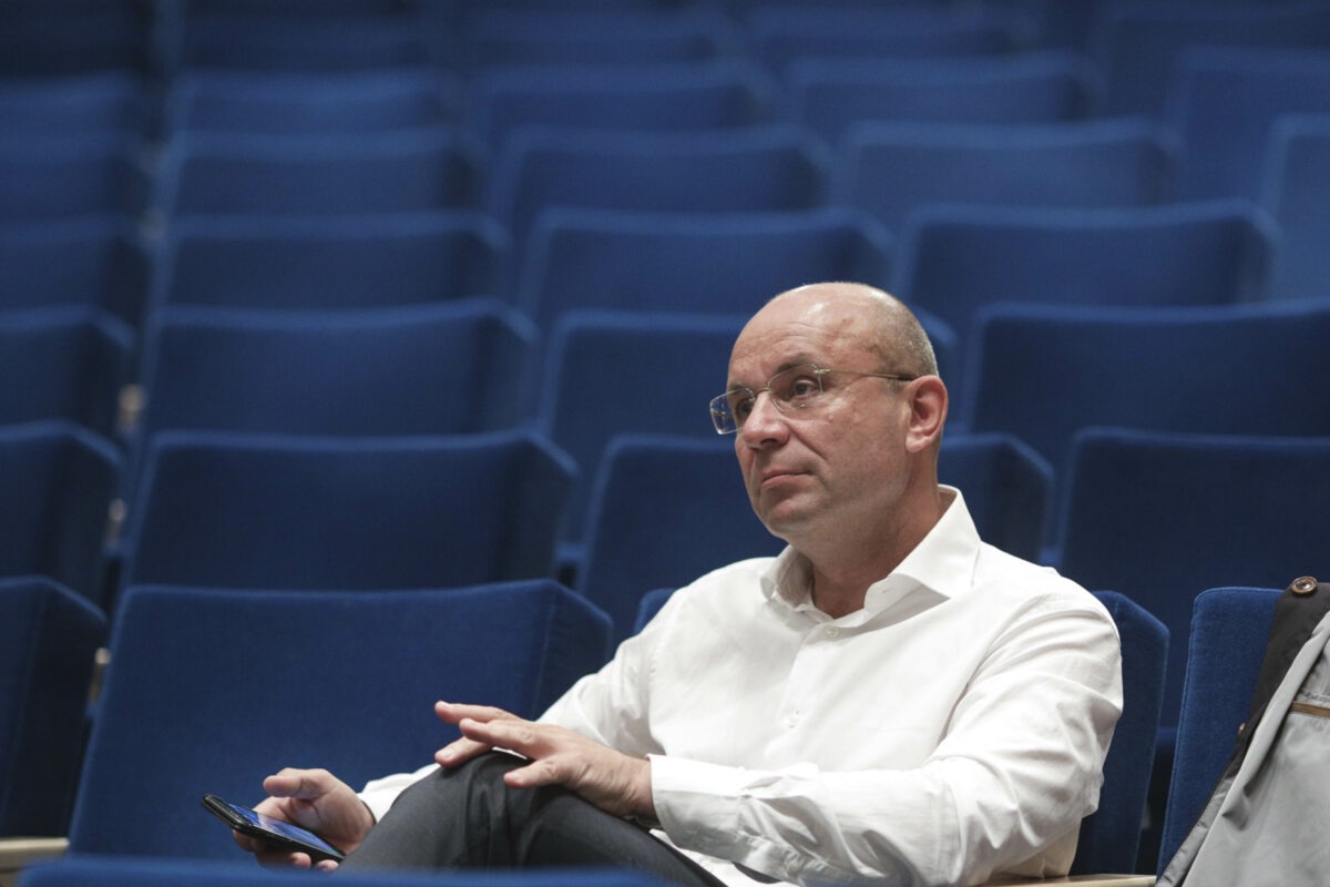 București: Gold FM, postul lui Cozmin Gușă, scapă de închidere dictată de CNA