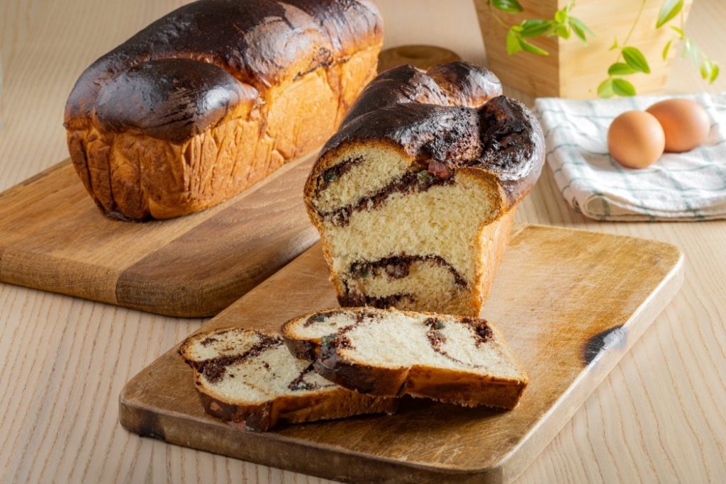 Cozonacul de Paște: De la provocare la desertul perfect cu câteva trucuri simple Se apropie Sărbătorile Pascale și, odată cu ele, aroma inconfundabilă a cozonacilor proaspăt scoși din cuptor