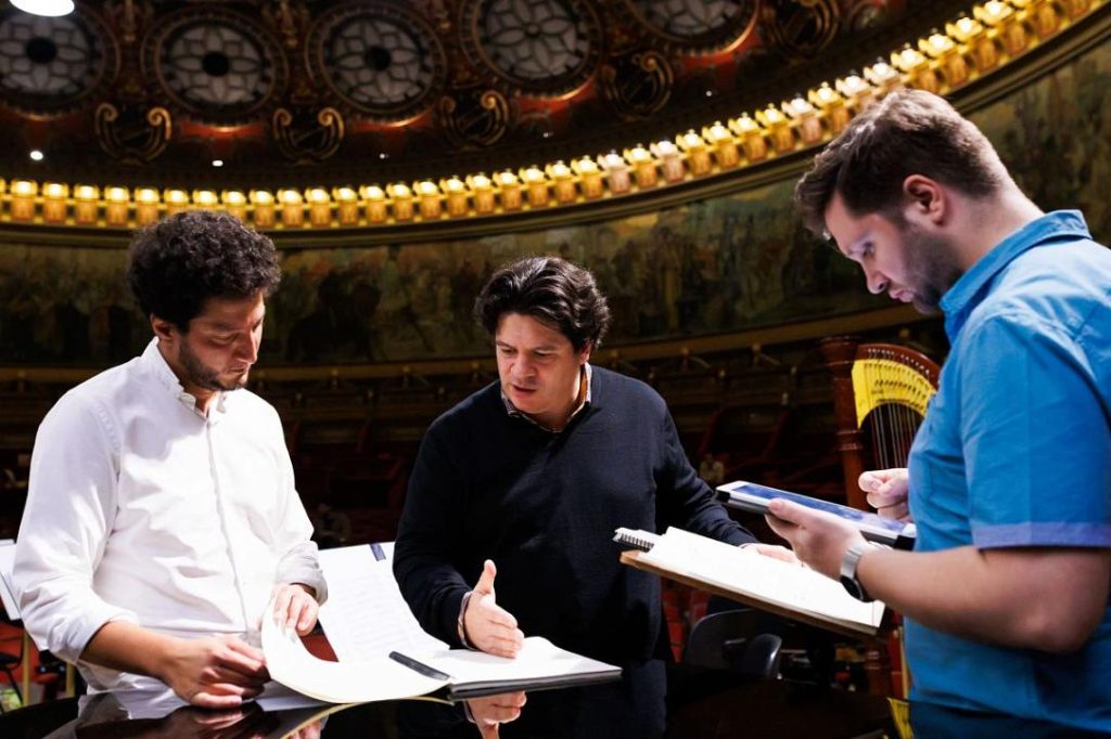 Marele dirijor Cristian Măcelaru, masterclass-uri la București, deschise publicului