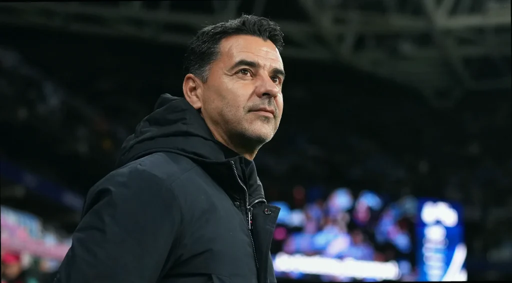 Antrenorul echipei de fotbal Girona, Míchel, a răspuns zvonurilor legate de un posibil transfer la Ajax Amsterdam, afirmând că este „îndrăgostit” de clubul catalan
