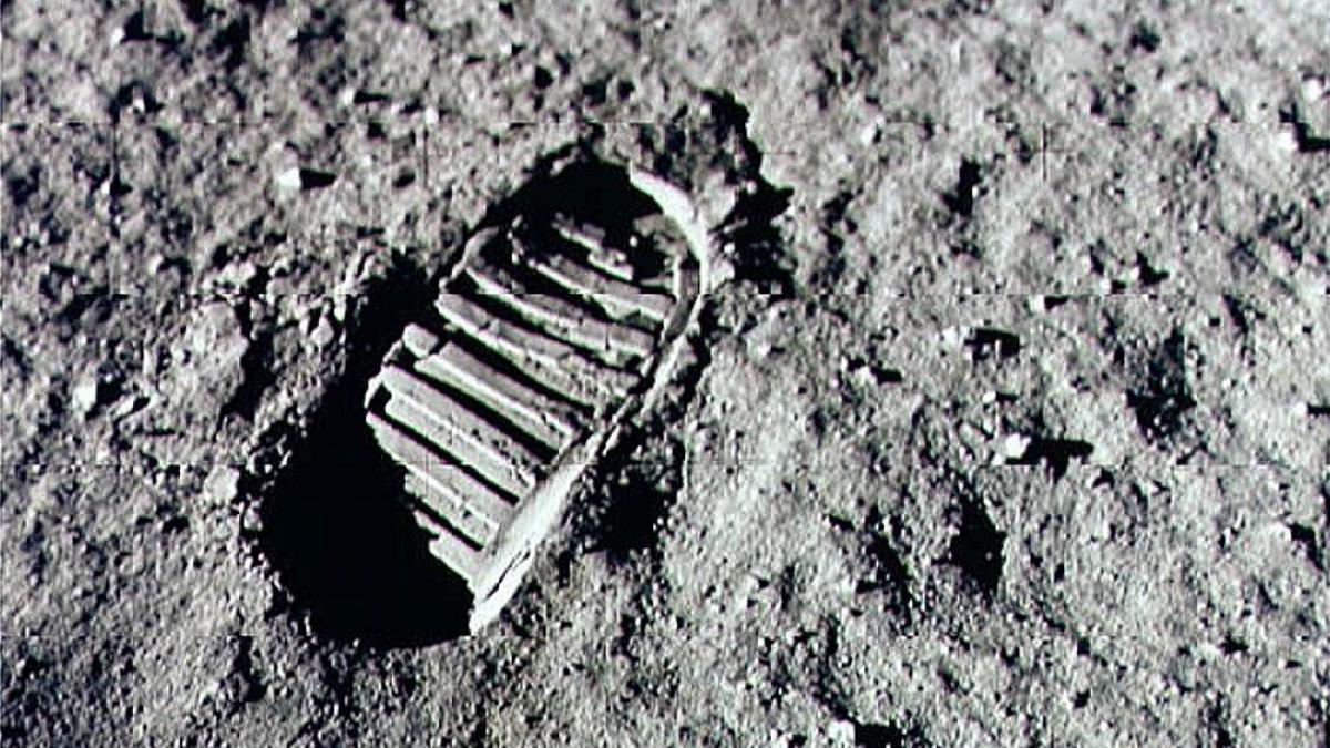 Cum vor arăta pașii pe Lună? NASA dezvăluie bocancii pentru Artemis