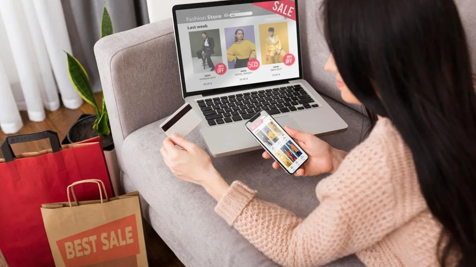 Internetul schimbă cumpărăturile: Românii aleg online, dar mai atent