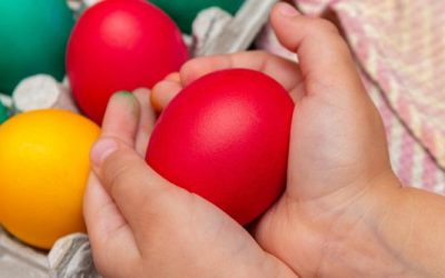 De ce ciocnim ouă roșii de Paști? Semnificația acestui obicei străvechi