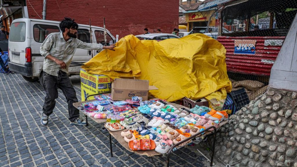 De ce săracii din Kashmir dau AUR pentru oamenii simpli din Iran