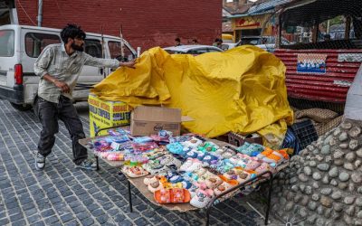 De ce săracii din Kashmir dau AUR pentru oamenii simpli din Iran