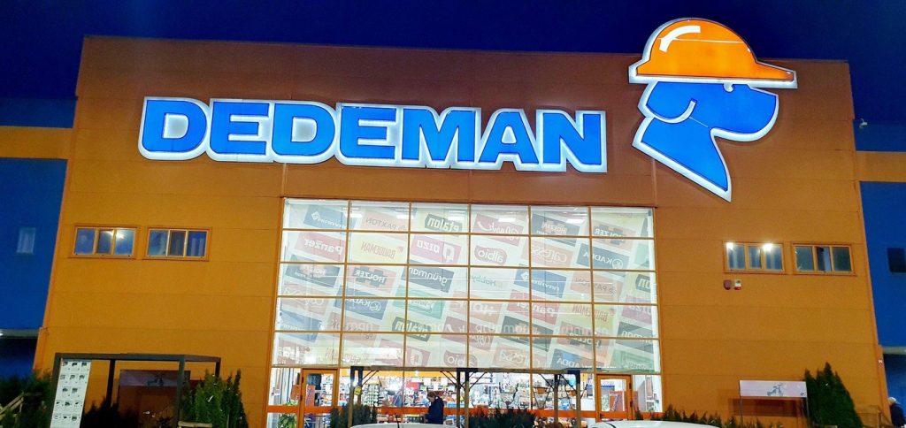 Numele Dedeman: O poveste de la coada la registru Povestea din spatele numelui Dedeman, unul dintre cele mai cunoscute branduri românești, este surprinzătoare