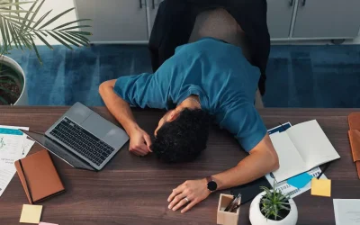 Angajat curajos dă în judecată firma: Câștigă jumătate de milion de euro pentru concediul NEPLĂTIT