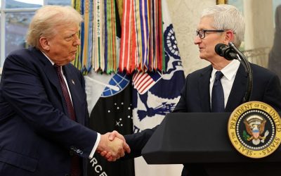 Trump, aroganță maximă: Dezvăluiri despre Tim Cook: „S-a pupat cu mine în fund”