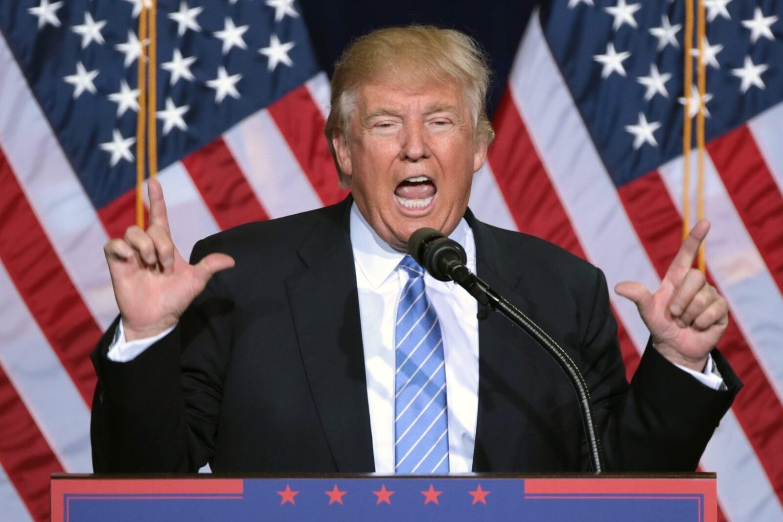 Donald Trump, scandal cu AI: A șters poza în „rolul de Mesia”