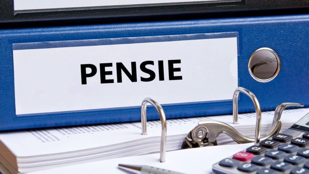 Punctul de pensie scade din 2026: Câți bani pierde lunar fiecare pensionar român