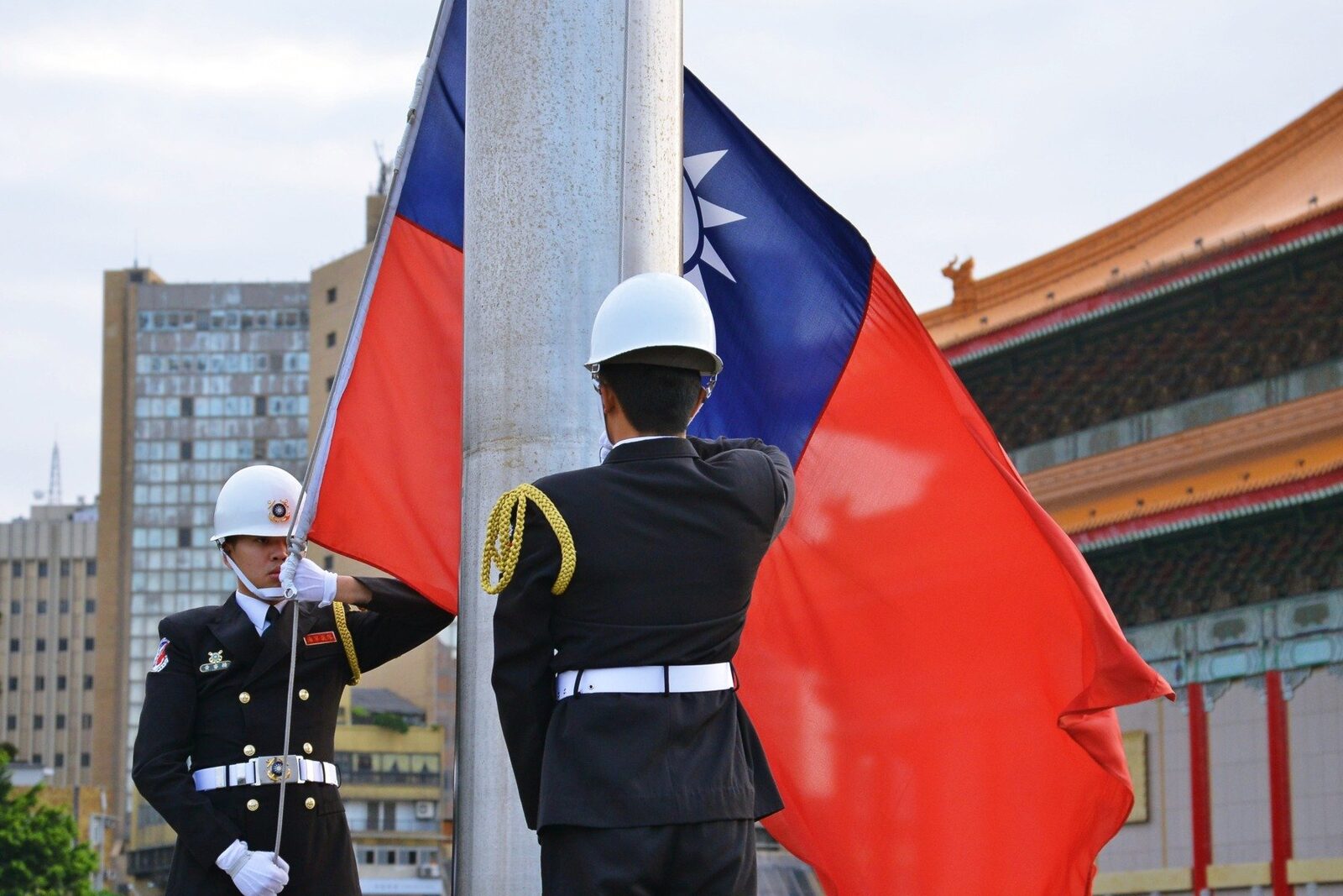 Spioni TAIWANEZI pentru Beijing: Militari filmați jurând credință Chinei