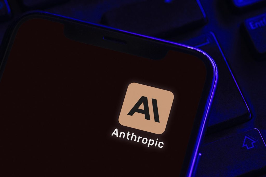 Afișul Anthropic: Cum luptă pentru imagine în războiul IA, departe de ochii publicului