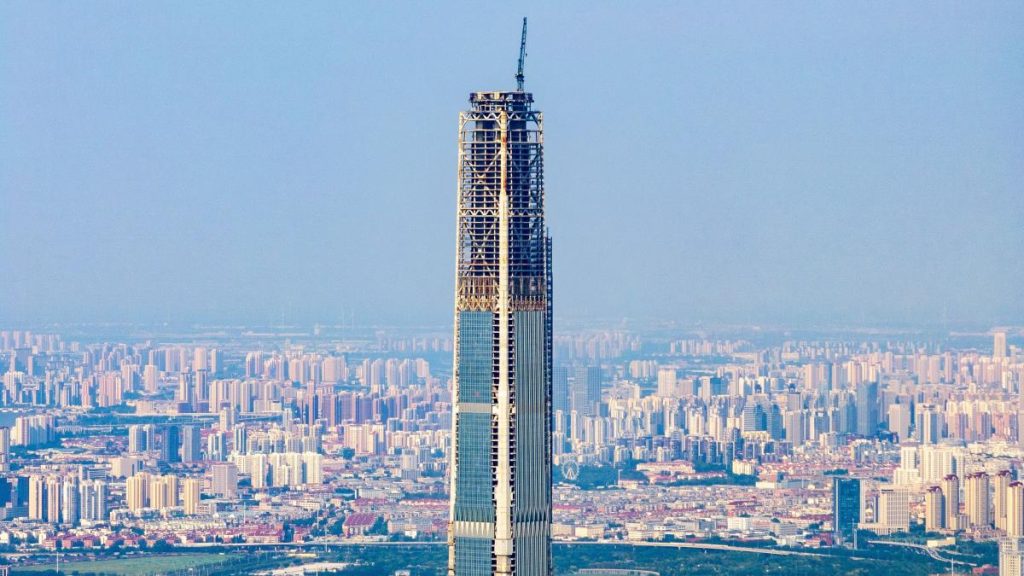 Monumental: Cel mai înalt zgârie-nori nelocuit, gata după 18 ani de șantier