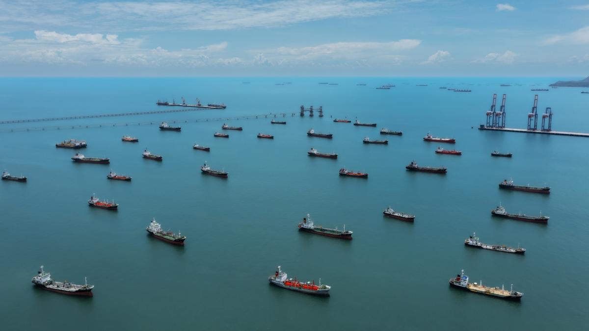 Mitroi avertizează: Ciudățeniile care explodează prețul petrolului!