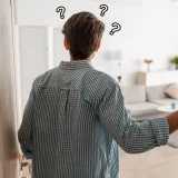 Uită-te, intri și… Ai uitat! Misterul „efectului pragului” dezvăluit