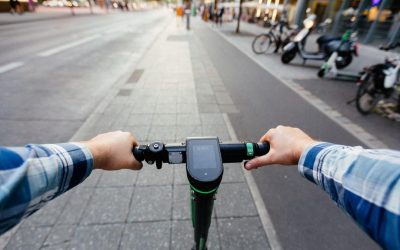 CE solicită Comisia Europeană: Zi de telemuncă și transport mai ieftin