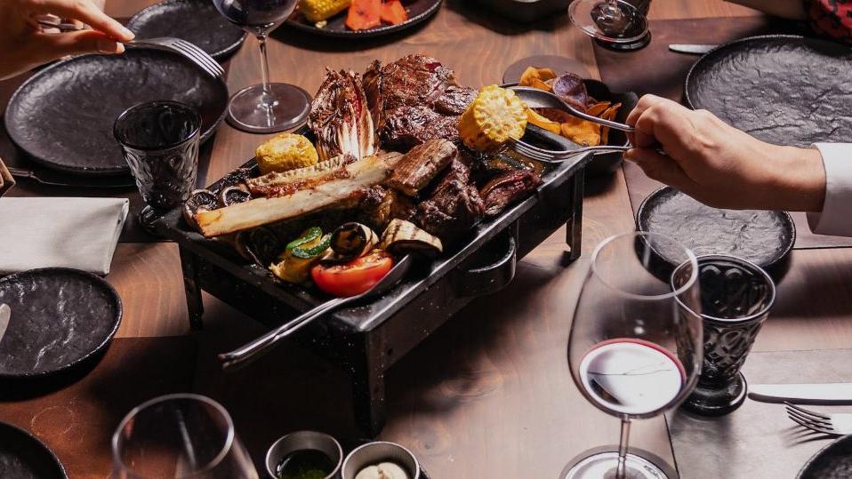 Argentinieni la Sheraton: Patru întâlniri cu gusturi alese. Când au loc