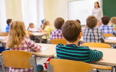 Calendarul școlar: Când au elevii vacanțe și examenele naționale