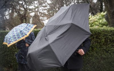 Vreme severă în România: Ploi, vânt puternic și ninsori. Cod Galben ANM