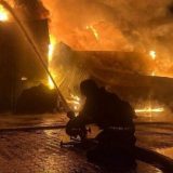 Tineri din Galați, arestați după incendierea unei case