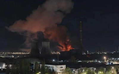 Explozie URIAȘĂ la CET Vest din București: Incendiul a fost stins după ore