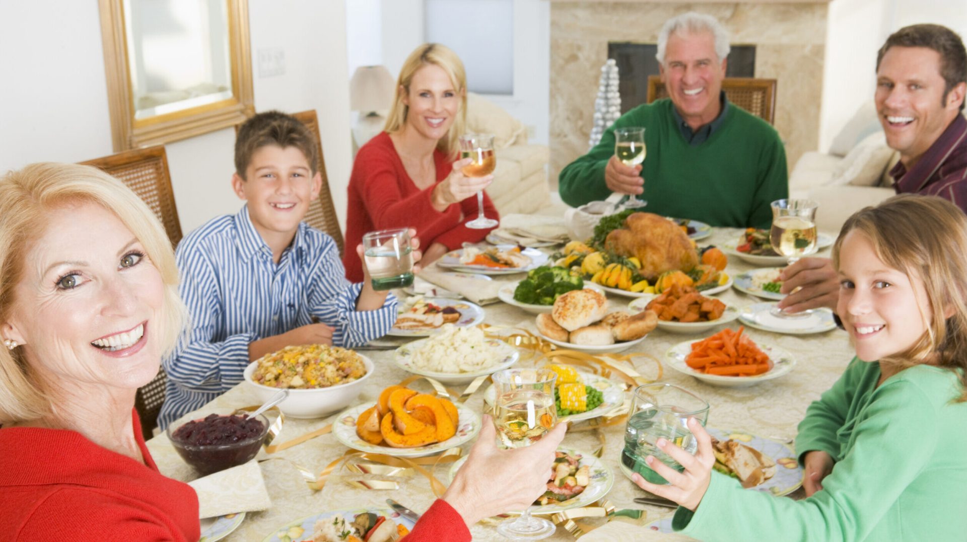 Data Paștelui, sărbătoarea centrală a creștinismului, variază anual, un fenomen observat atât în calendarul catolic, cât și în cel ortodox