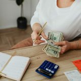 Ajutorul social, cu reguli clare: Ce schimbări se impun în România?