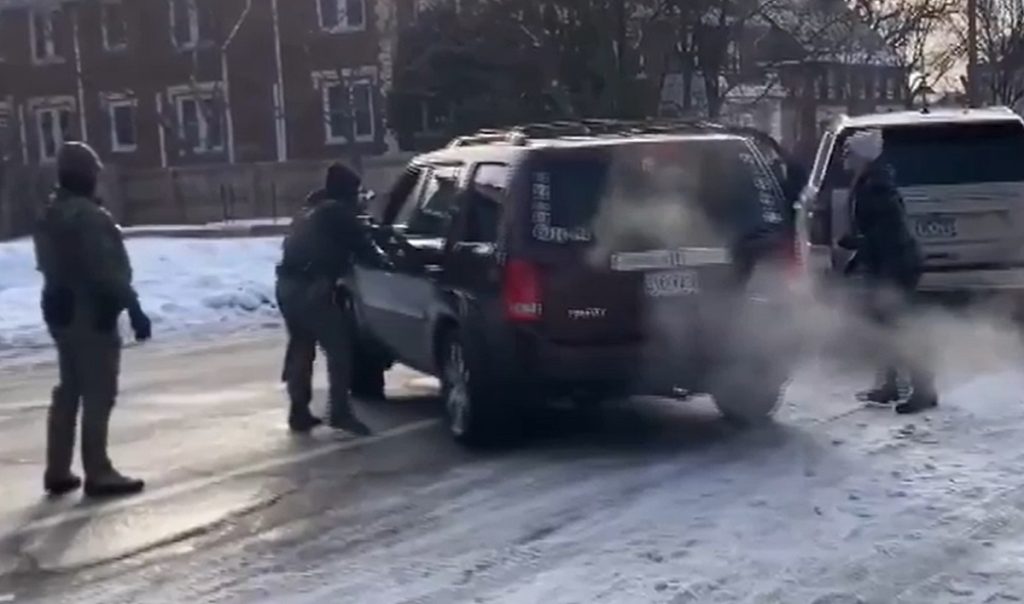 Șeful ICE, implicat în politica lui Donald Trump, pleacă la finalul lui mai