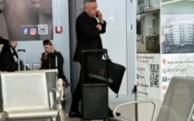 Barbu, pozat cu geanta de lux: Nu știe de Louis Vuitton