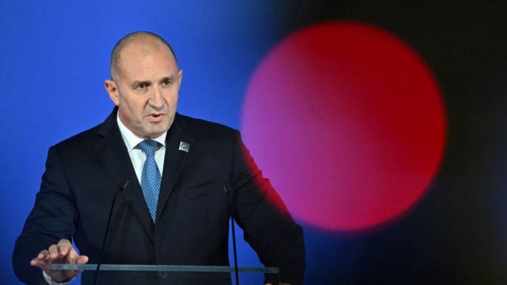 Radev și noua sa formațiune, favoriți în al 8-lea scrutin din Bulgaria