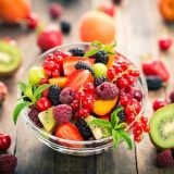 Top 5 fructe ce țin DEPARTE demența: Alimente pentru un creier tânăr