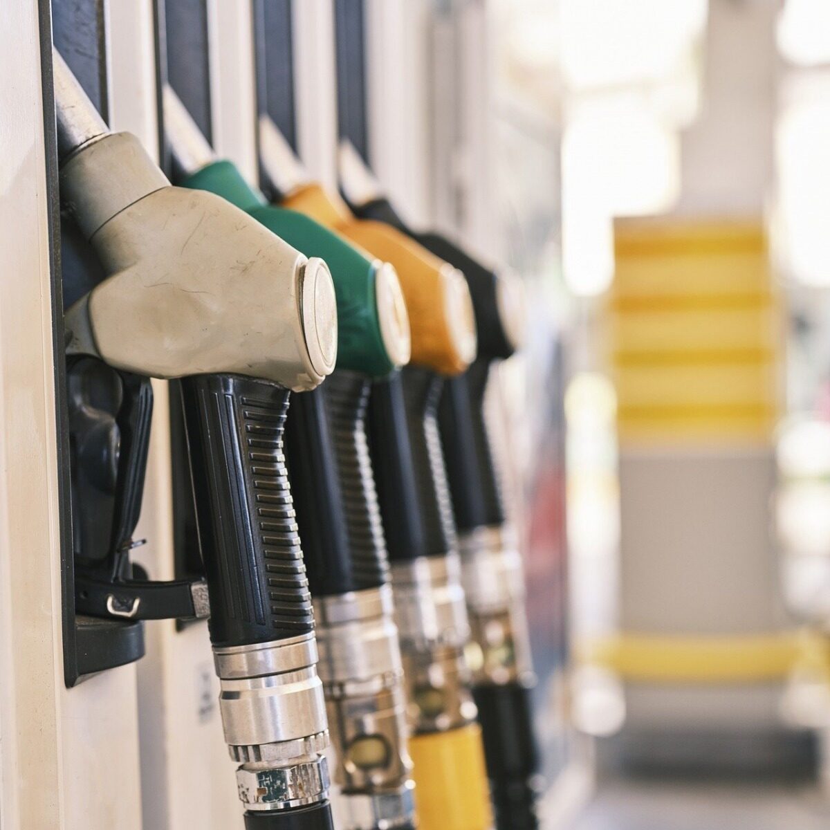 Motorina Scumpă Peste Jet Fuel: Iran și Rusia Blochează Piețele