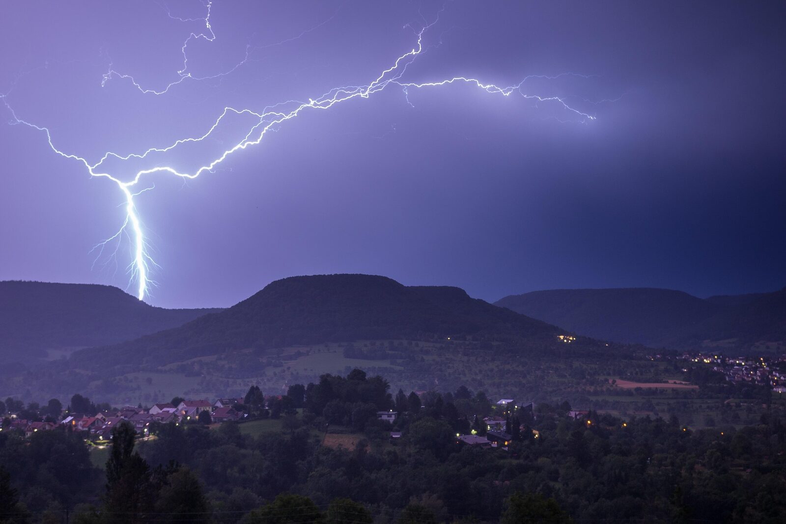 Bulgar fulgerat mortal pe munte