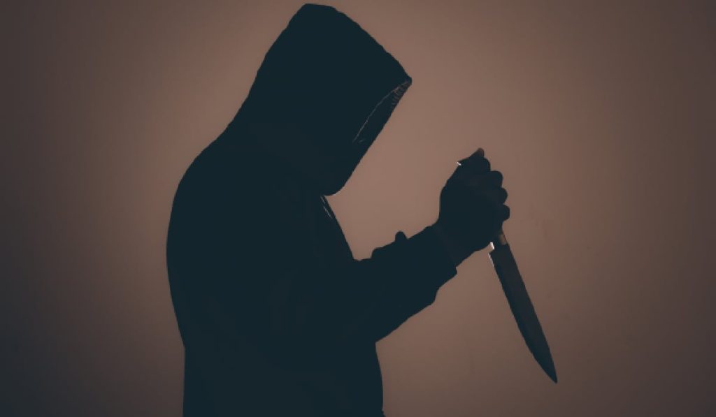 Un bărbat a reușit să fugă dintr-o sală de jocuri din Galați cu o sumă considerabilă de bani, după ce a amenințat o angajată