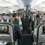 Ce companii aeriene au scaune mari? Trucuri să prinzi loc mai mult în avion