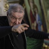 Becali, furios după ce a rămas iar fără permis: „Vă e rușine, băieți?”