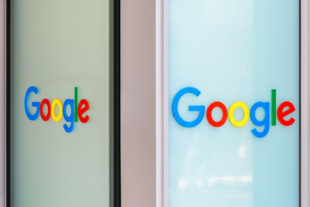 Gigantul tech GOOGLE este în centrul unor critici legate de impactul asupra mediului