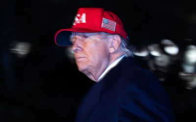 Americanii, tot mai supărați pe Donald Trump: Inflația crește, benzina se scumpește