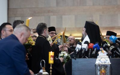 Lumina Sfântă din Ierusalim, la Otopeni: Prima candelă aprinsă în România