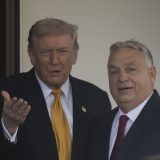 Trump, ignorând înfrângerea lui Orban: Ce tactică folosește la o nouă întrebare