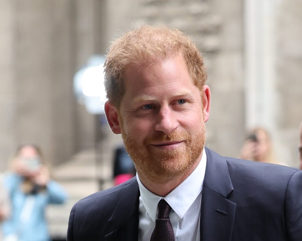 Harry, mărturii șoc despre familie: Vrea să fie TATĂ mai bun decât Charles