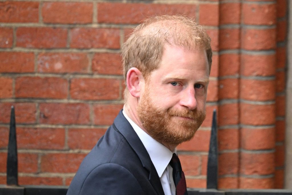 Prințul Harry, dat în judecată de fosta organizație caritabilă