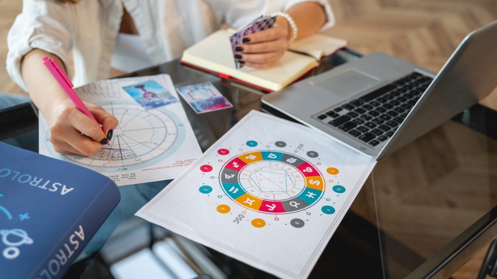 Zodia norocoasă: Bani ca prin minune pe 22 Aprilie, direct din cer