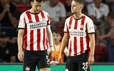 PSV Eindhoven, la un pas de titlu în Eredivisie, întâmpină FC Utrecht Echipa PSV Eindhoven, liderul campionatului olandez de fotbal, Eredivisie, are șansa de a-și asigura titlul sâmbătă, pe teren propriu, în meciul cu FC Utrecht