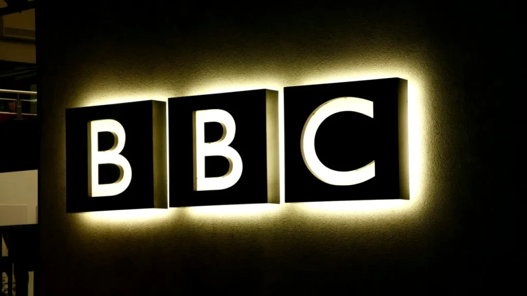 BBC dă afară 2000 de angajați: Cea mai mare restructurare din ultimii 15 ani