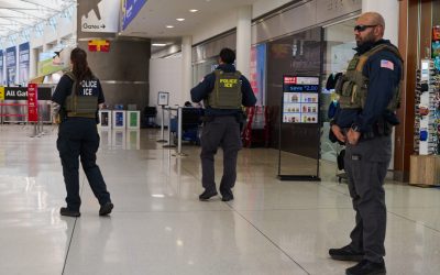 ICE a deportat sute de mii de oameni: Jumătate din promisiunea lui Donald Trump