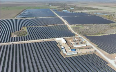 ANRE va decide acordarea autorizației pentru un parc fotovoltaic imens la Iepurești Comitetul de Reglementare al Autorității Naționale de Reglementare în Energie (ANRE) se reunește pe 7 aprilie pentru a decide acordarea autorizației de înființare pentru Centrala Electrică Fotovoltaică (CEF) Iepurești