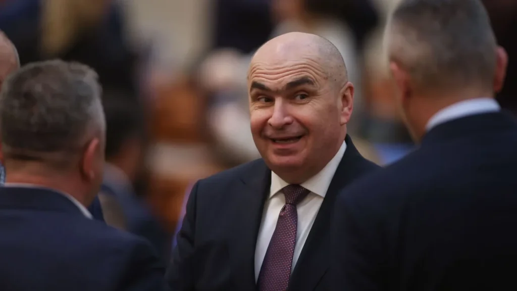 Bolojan: România nu-și mai permite risipa. Reformează companiile de stat!